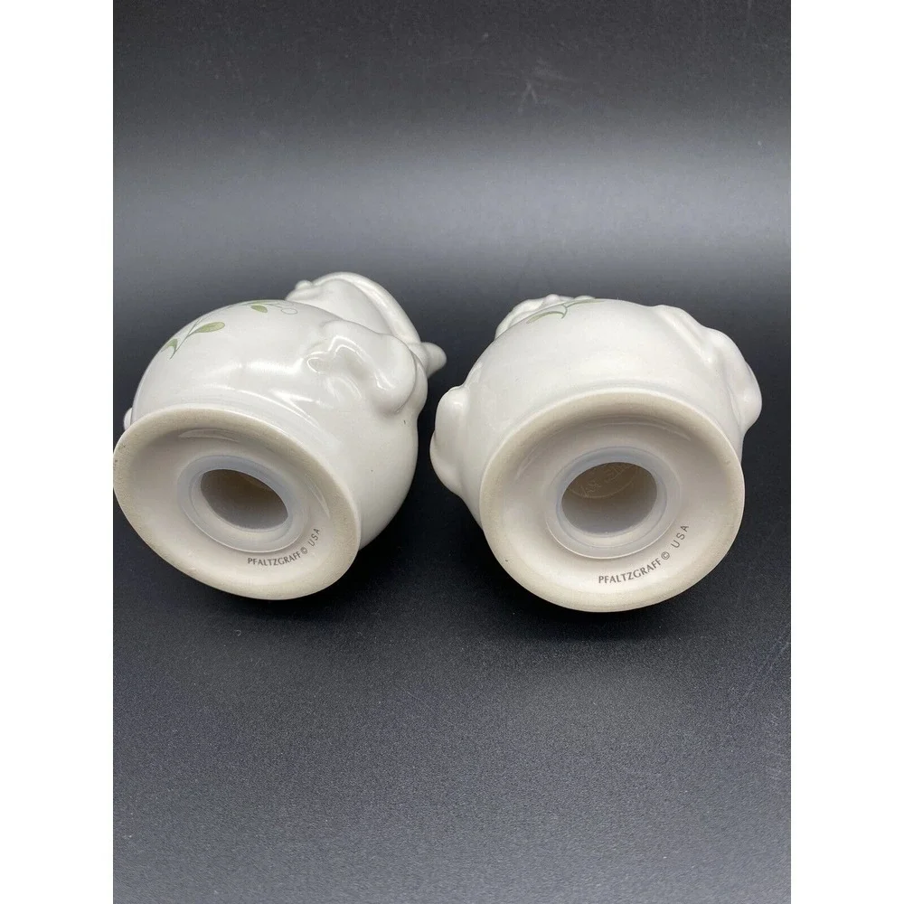 Pfaltzgraff Winterberry‎ Snowman Salt & Peper Shaker Set with Stoppers